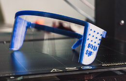 Doktorandi SjF STU navrhli modely ochranných okuliarov pre 3D tlač