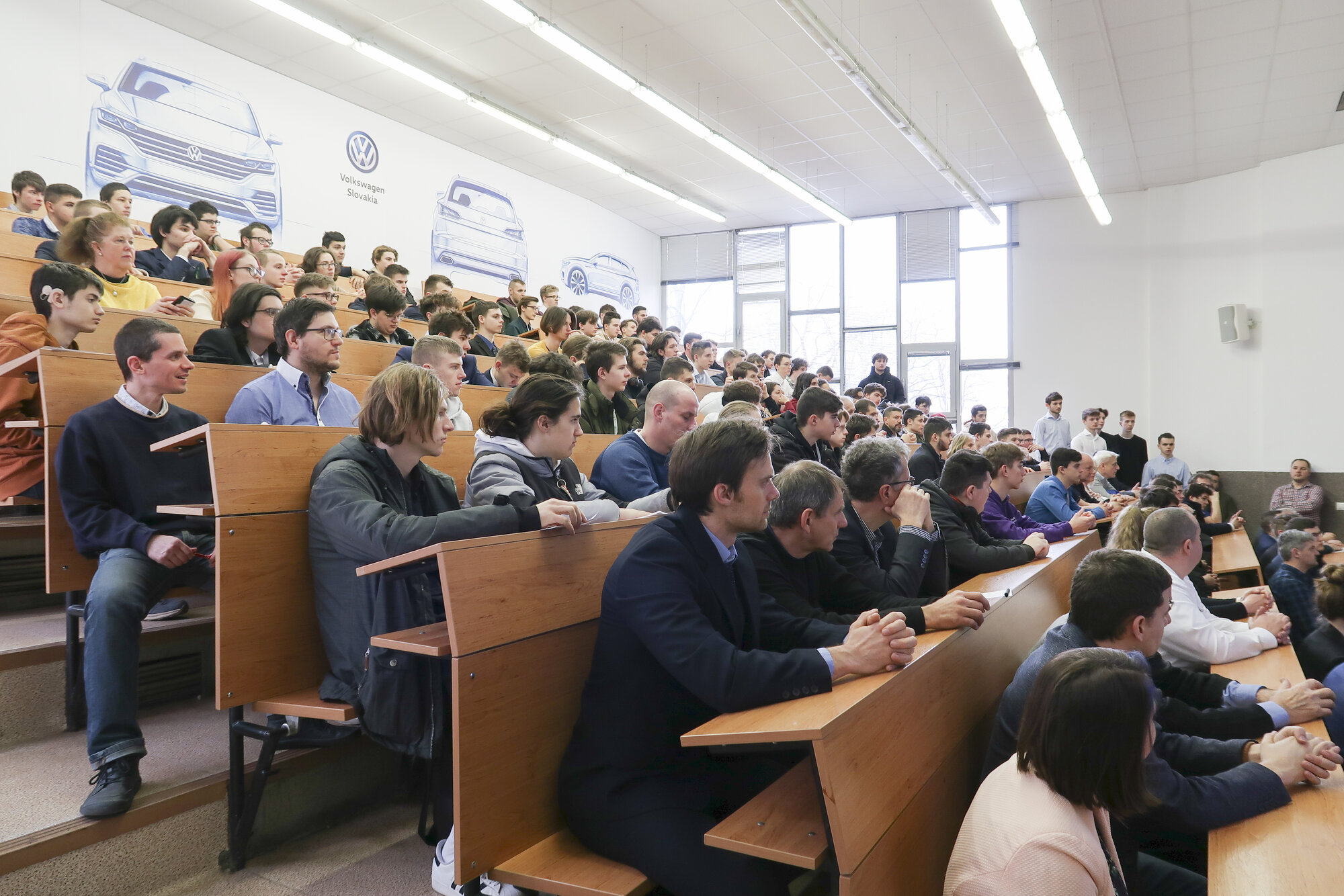 Podaj si prihlášku do 31. 3. a študuj moderné technológie na škole s tradíciou